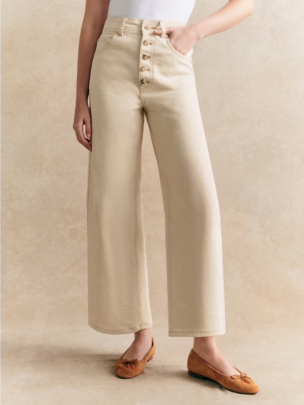 Sezane Le Crop Buttoned denim In mottled Ecru wash